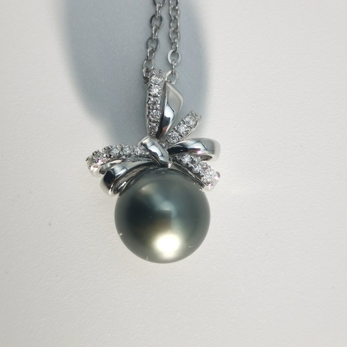 Saltwater Black Pearl Tahitian Cultured Bowknot Pendant S925 Silver Moissanite Necklace