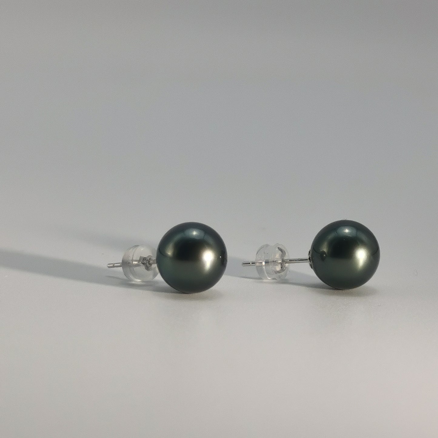 Simple Design Natural Real Tahitian Black Saltwater Pearl Earring 18K Platinum
