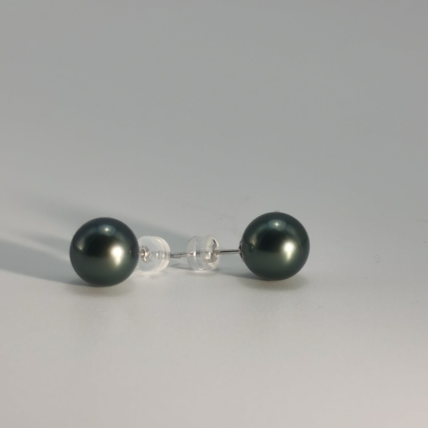 Simple Design Natural Real Tahitian Black Saltwater Pearl Earring 18K Platinum