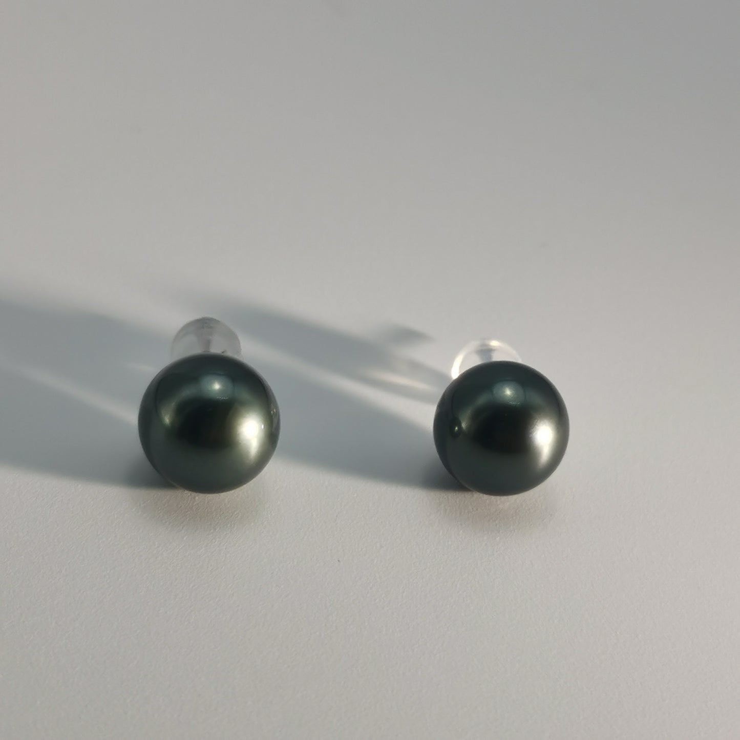 Simple Design Natural Real Tahitian Black Saltwater Pearl Earring 18K Platinum