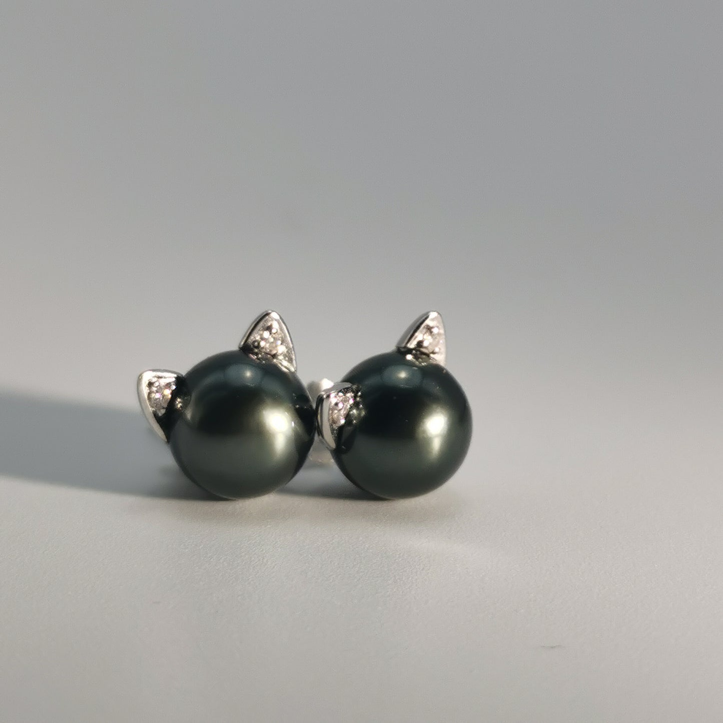 Tahitian Saltwater Real Black Pearl Cat Shape Ear Stud Nail S925 Silver Moissanite Earrings