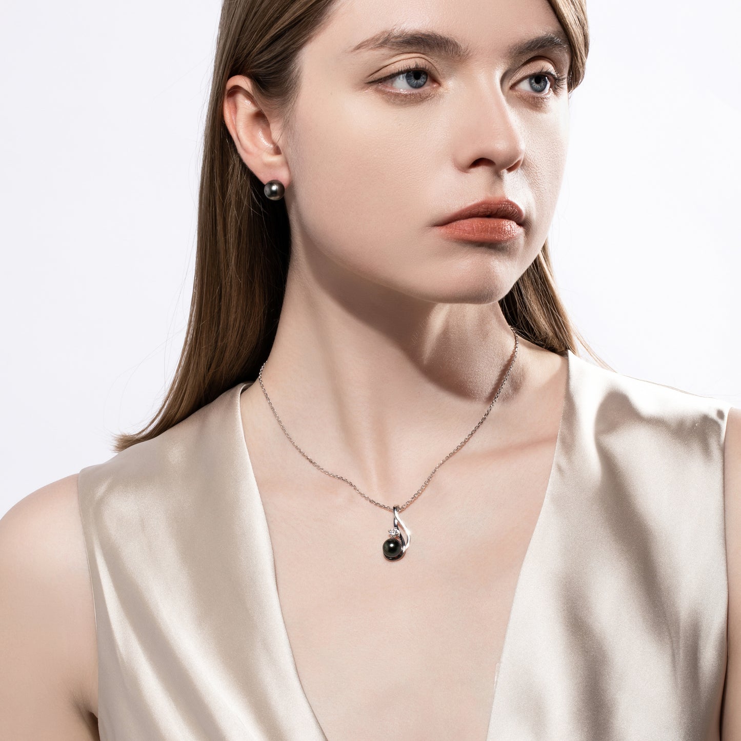 Real Black Saltwater Tahitian Pearl Pendant S925 Silver Moissanite Necklace