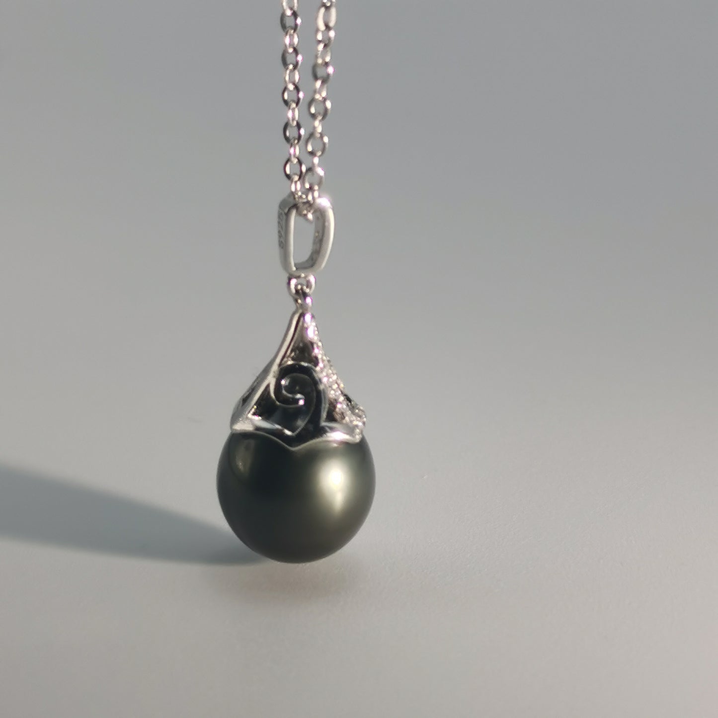 Tahitian Black Saltwater Raindrop Pearl Pendant S925 Silver Moissanite Necklace