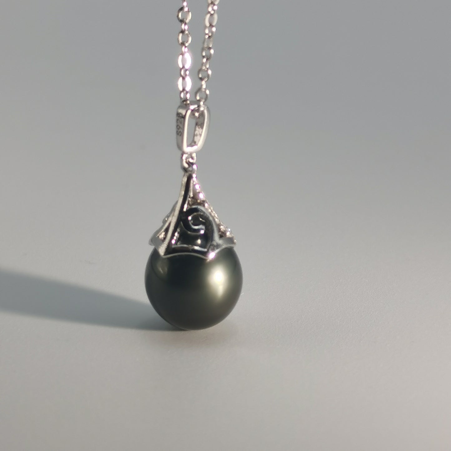 Tahitian Black Saltwater Raindrop Pearl Pendant S925 Silver Moissanite Necklace