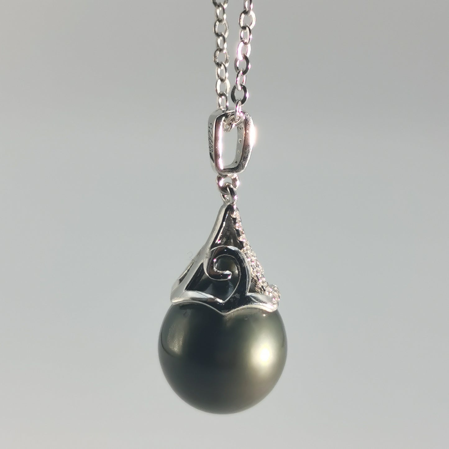 Tahitian Black Saltwater Raindrop Pearl Pendant S925 Silver Moissanite Necklace