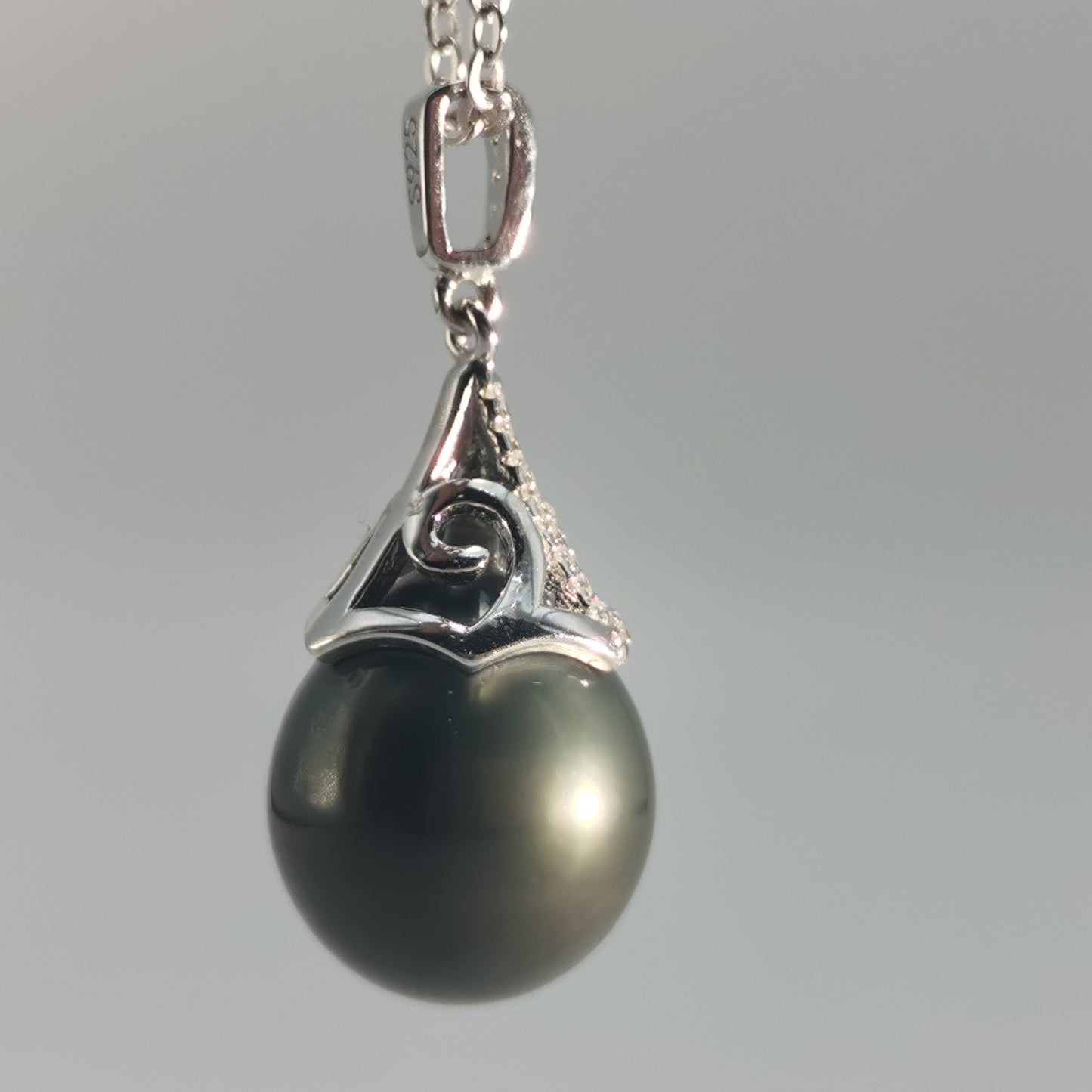 Tahitian Black Saltwater Raindrop Pearl Pendant S925 Silver Moissanite Necklace